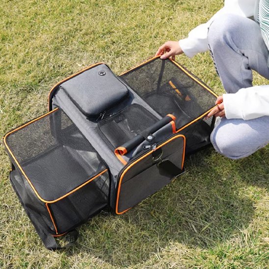 Sac de transport pour chien orange ouvert